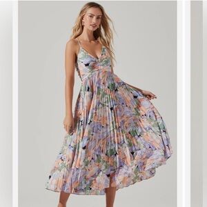 ASTR The Label Blythe Floral Plisse Midi Dress